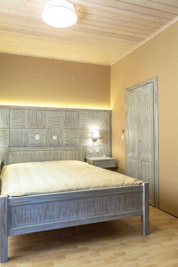 Papadogiannopoulos House Aigio Esterno foto
