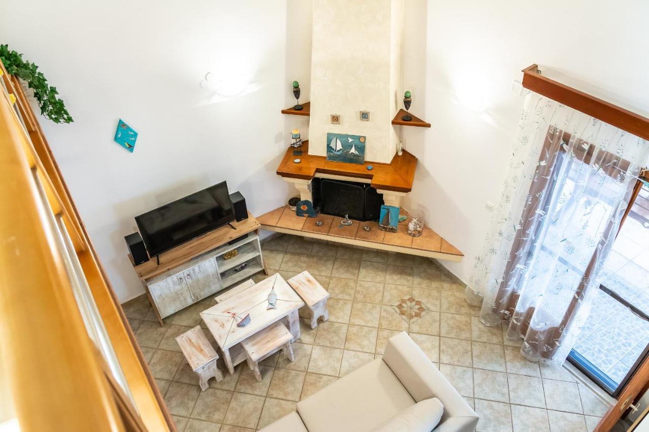 Papadogiannopoulos House Aigio Esterno foto