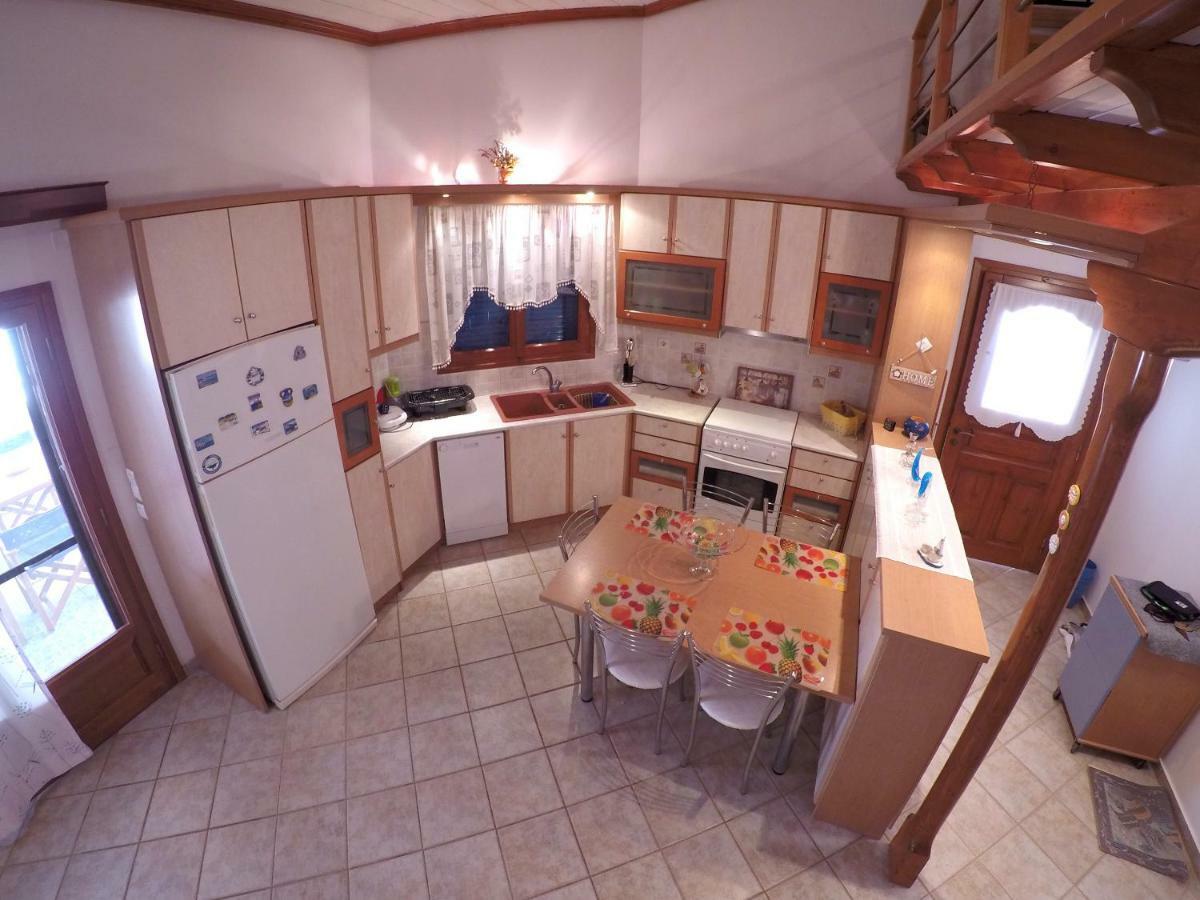 Papadogiannopoulos House Aigio Esterno foto